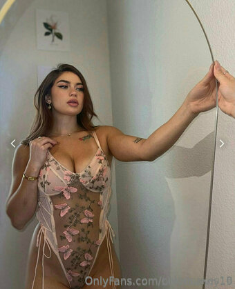 chloecream18 / bellabunny19 / chloecreamss / chloemason_18 Nude Leaks OnlyFans Photo 10