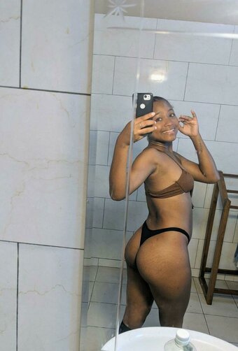 Chloeusca Nude Leaks Photo 3