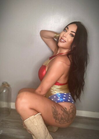 chrisymayuk / christinamayuk Nude Leaks OnlyFans Photo 2