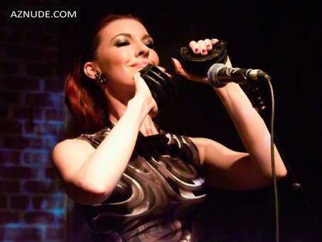 Chrysta Bell