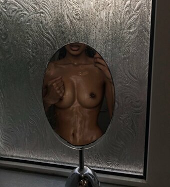 Chulariox / my_mirrorselfie Nude Leaks OnlyFans Photo 1