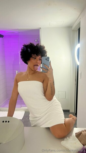 chunkysbooty Nude Leaks Photo 23