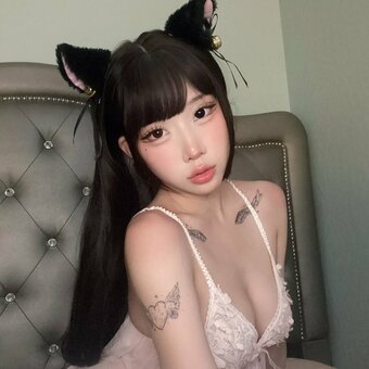 chuui.e / Diana Hyunh Nude Leaks Photo 17