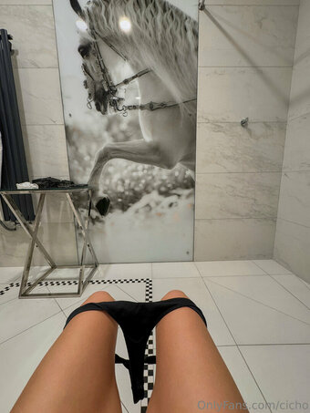 Cicho Nude Leaks Photo 13