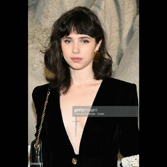 Clairo Nude Leaks Photo 1