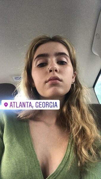 Clairo Nude Leaks Photo 24