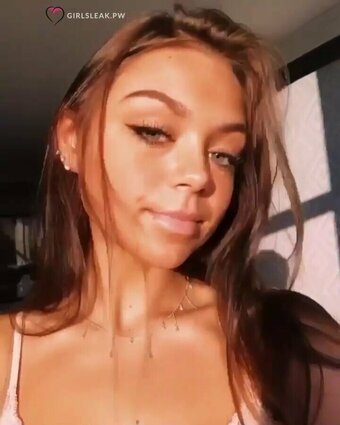 Clare Temerowski / claretemerowski Nude Leaks Photo 3