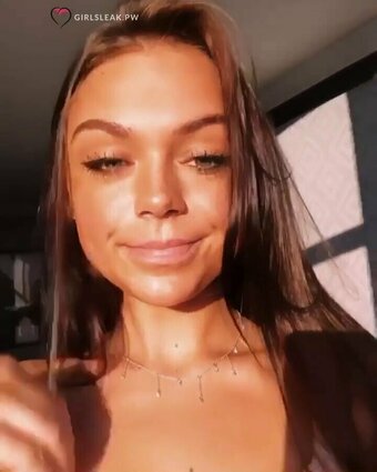 Clare Temerowski / claretemerowski Nude Leaks Photo 5