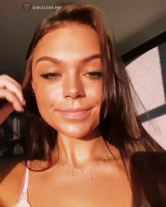 Clare Temerowski / claretemerowski Nude Leaks Photo 7