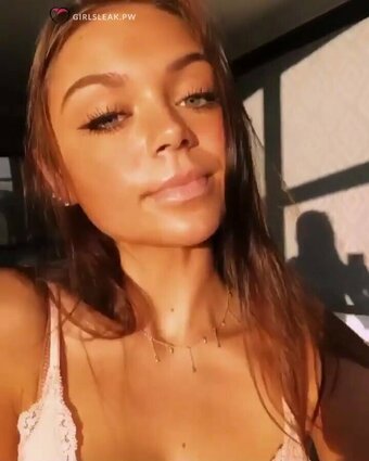 Clare Temerowski / claretemerowski Nude Leaks Photo 11