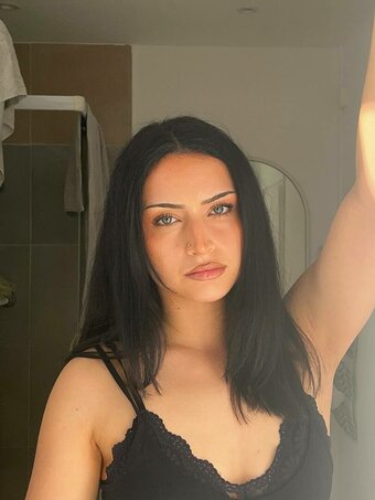 claryzerr Nude Leaks Photo 1