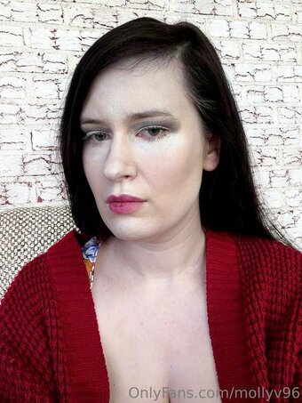 Classy Gothic Witch / CalystaStarr / calystabelle / https: / mollyv96 / mollyvvip Nude Leaks OnlyFans Photo 2