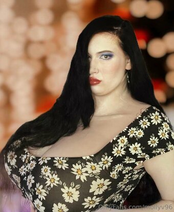 Classy Gothic Witch / CalystaStarr / calystabelle / https: / mollyv96 / mollyvvip Nude Leaks OnlyFans Photo 17