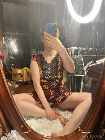 Classy Gothic Witch / CalystaStarr / calystabelle / https: / mollyv96 / mollyvvip Nude Leaks OnlyFans Photo 21