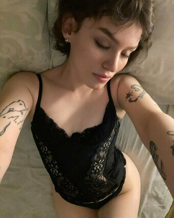 clavel Nude Leaks Photo 13