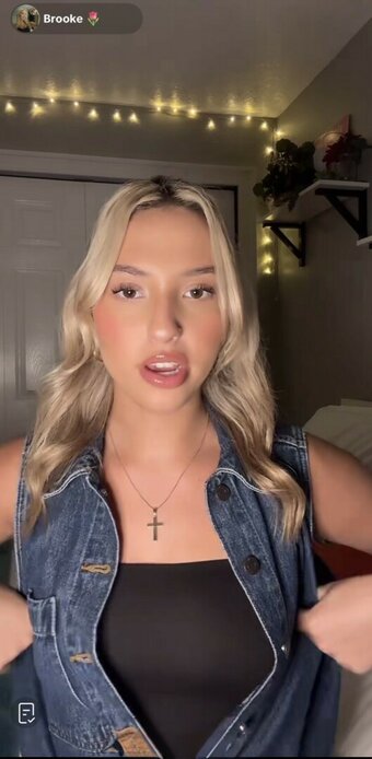 Cloud ASMR / cloudasmr13 Nude Leaks Photo 9