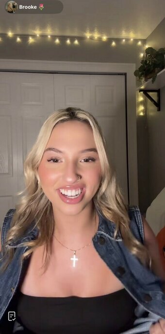 Cloud ASMR / cloudasmr13 Nude Leaks Photo 11