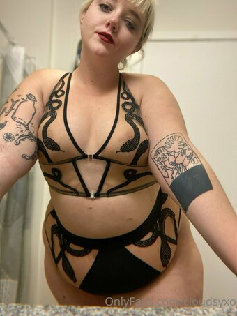 cloudsyxo Nude Leaks Photo 16
