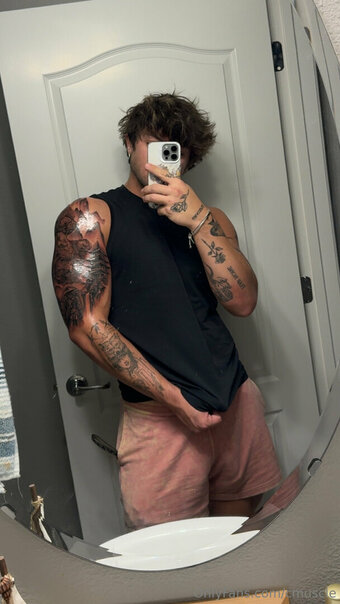 cmuscle Nude Leaks Photo 4