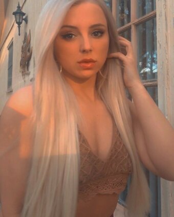 coco051194 /  / cocoashden / squuaaaaad Nude Leaks Photo 3