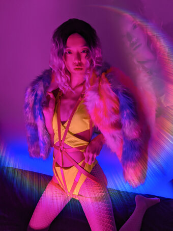 Colourmoichic / Julia Fang Nude Leaks Photo 10