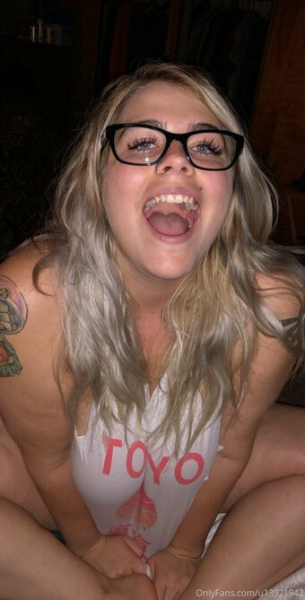 comewatchkitty Nude Leaks Photo 26