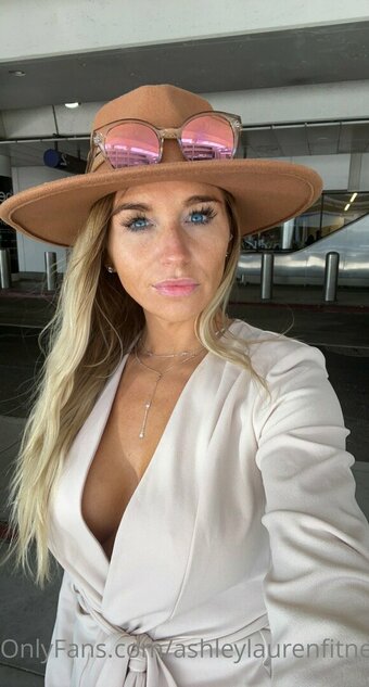 comewithlexi Nude Leaks Photo 1