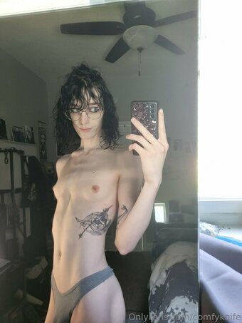 comfyknife Nude Leaks Photo 10