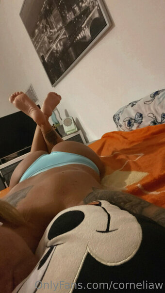 corneliaw Nude Leaks Photo 17