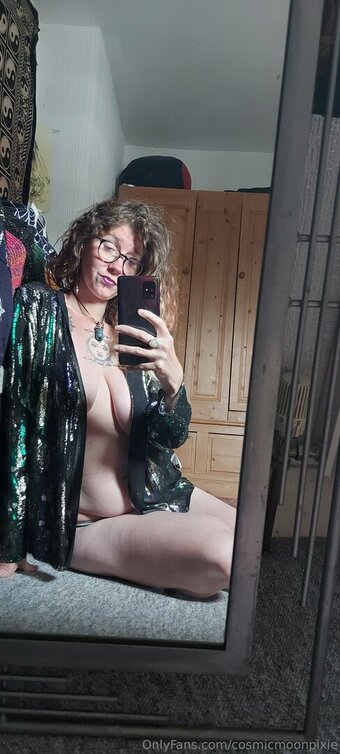 cosmicmoonpixie Nude Leaks Photo 13
