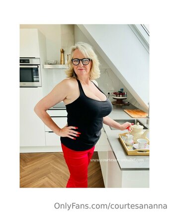 courtesananna Nude Leaks Photo 23