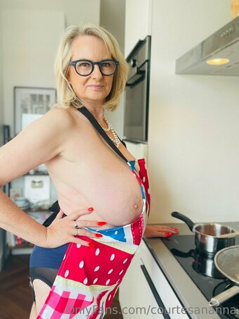 courtesananna Nude Leaks Photo 24