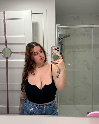 cris / ariesbaddie.x / ariesbaddiex / https: / princesscrisx Nude Leaks OnlyFans Photo 14