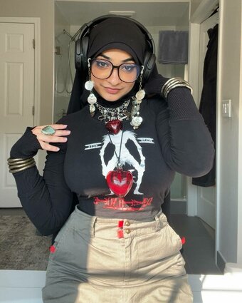 cryimgthrowingup Nude Leaks Photo 2