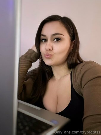 cryptotitss Nude Leaks Photo 26