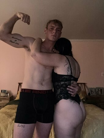 cubdoescougar / CubdoesCougr / favicon.ico / https: / thecubandthecougar Nude Leaks OnlyFans Photo 1