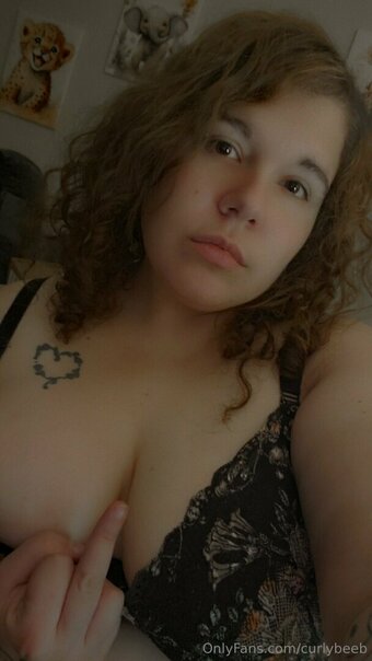 curlybeeb Nude Leaks Photo 10