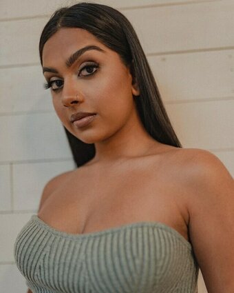 curtlyKellz Nude Leaks Photo 8