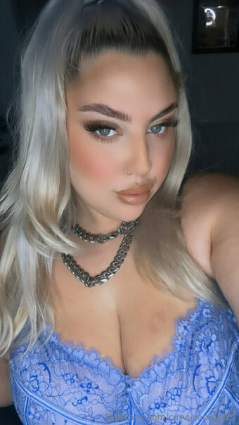 curvycamgirl22