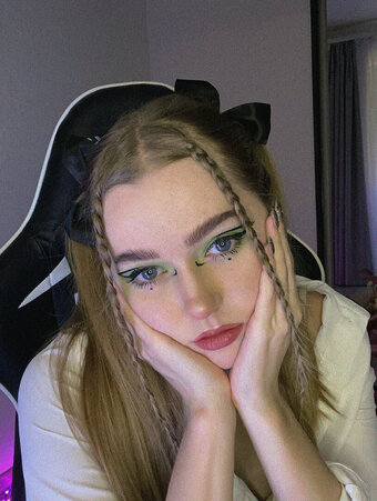 Cymanneth Nude Leaks Photo 8