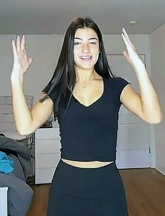 D’Amelio Nude Leaks Photo 4