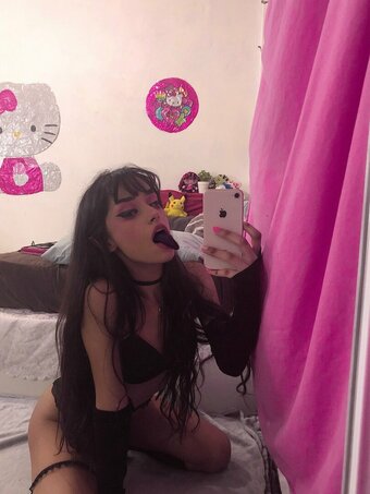 d0llgrim / grimd0ll / therealgrim Nude Leaks OnlyFans Photo 9