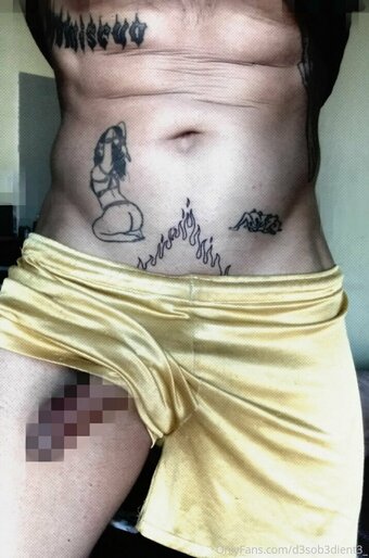 d3sob3di3nt3 Nude Leaks Photo 10
