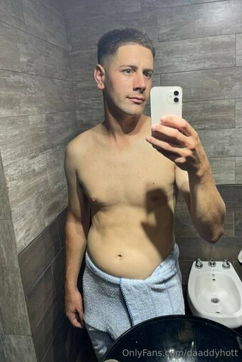 daaddyhott Nude Leaks Photo 15