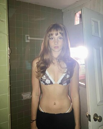 daffadil4 / daph.lingwall Nude Leaks Photo 1