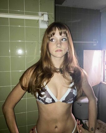 daffadil4 / daph.lingwall Nude Leaks Photo 2