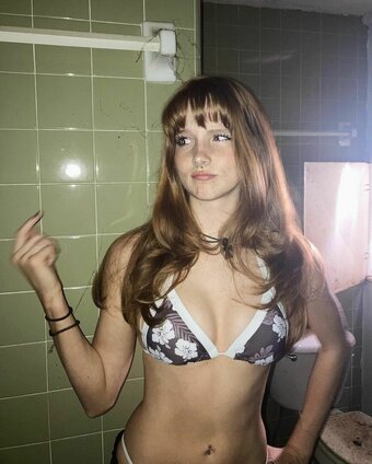 daffadil4 / daph.lingwall Nude Leaks Photo 4