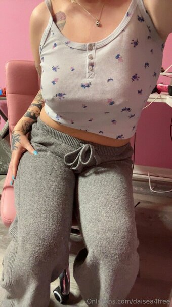 daisea4free Nude Leaks Photo 9