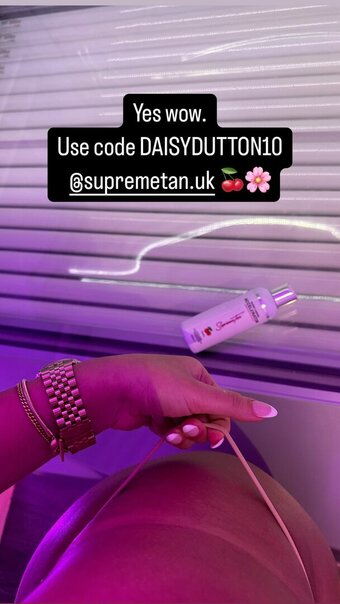 Daisy dutton / daisy._dutton