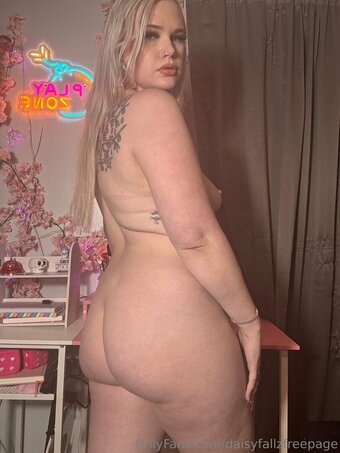daisyfallzfreepage Nude Leaks Photo 23